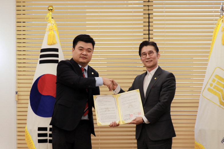 与韩国文联签署合作协议