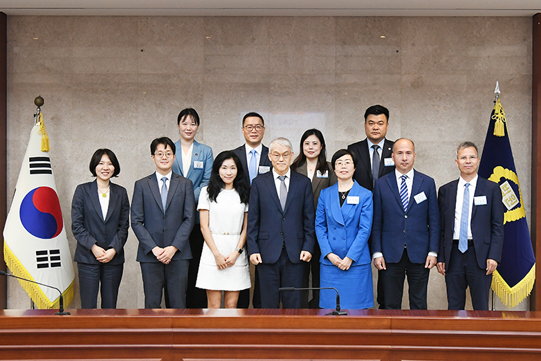 拜见韩国最高法院大法官